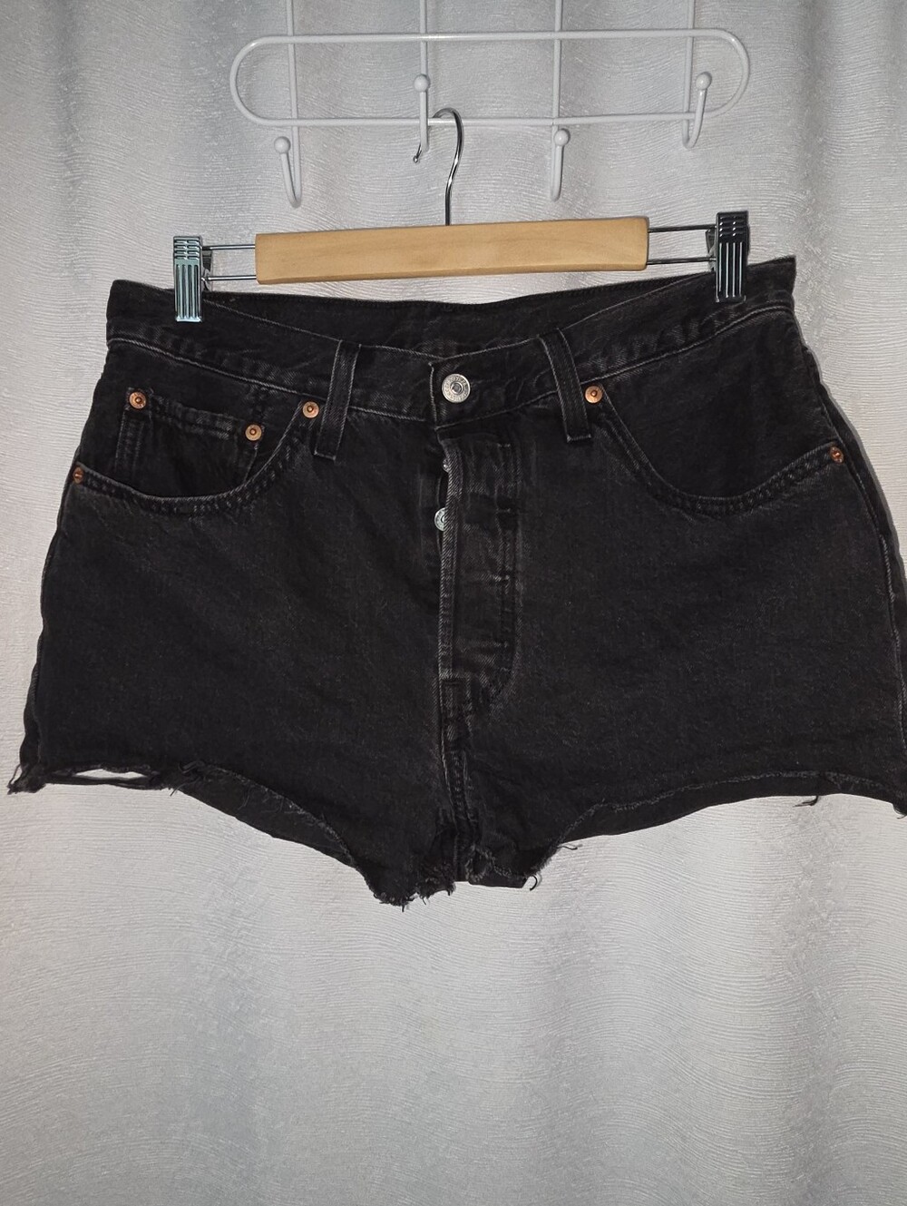 LEVI'S - Black Denim Women's High-Waist Cutoff Shorts